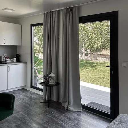 Tiny House Mezi Sklepy Lägenhet