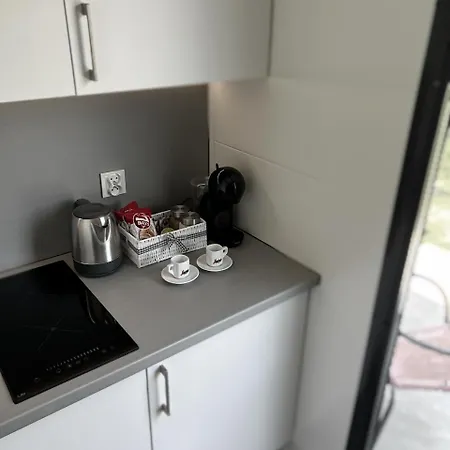 Tiny House Mezi Sklepy Lägenhet